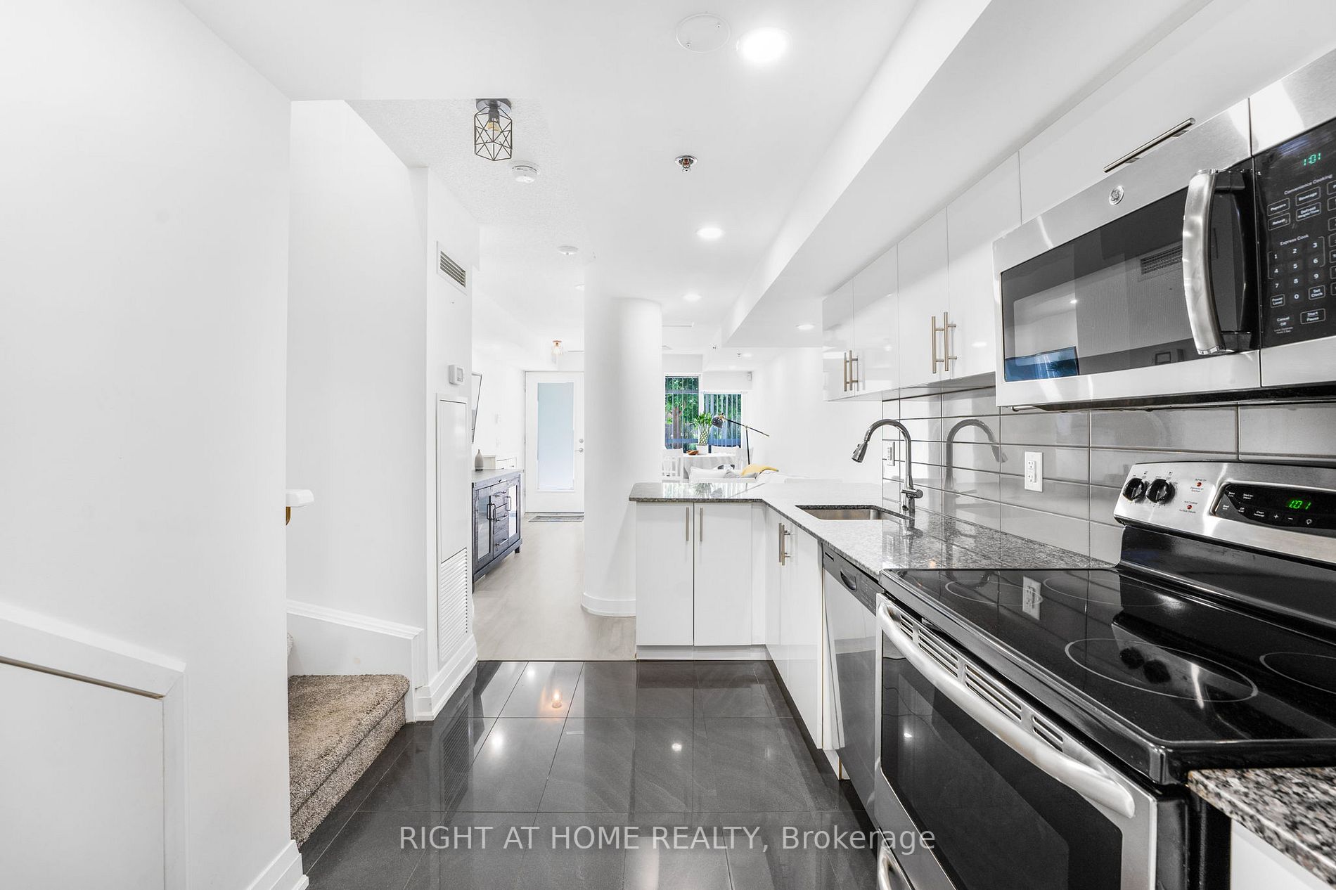 Listing W6682280 - Large Photo # 12