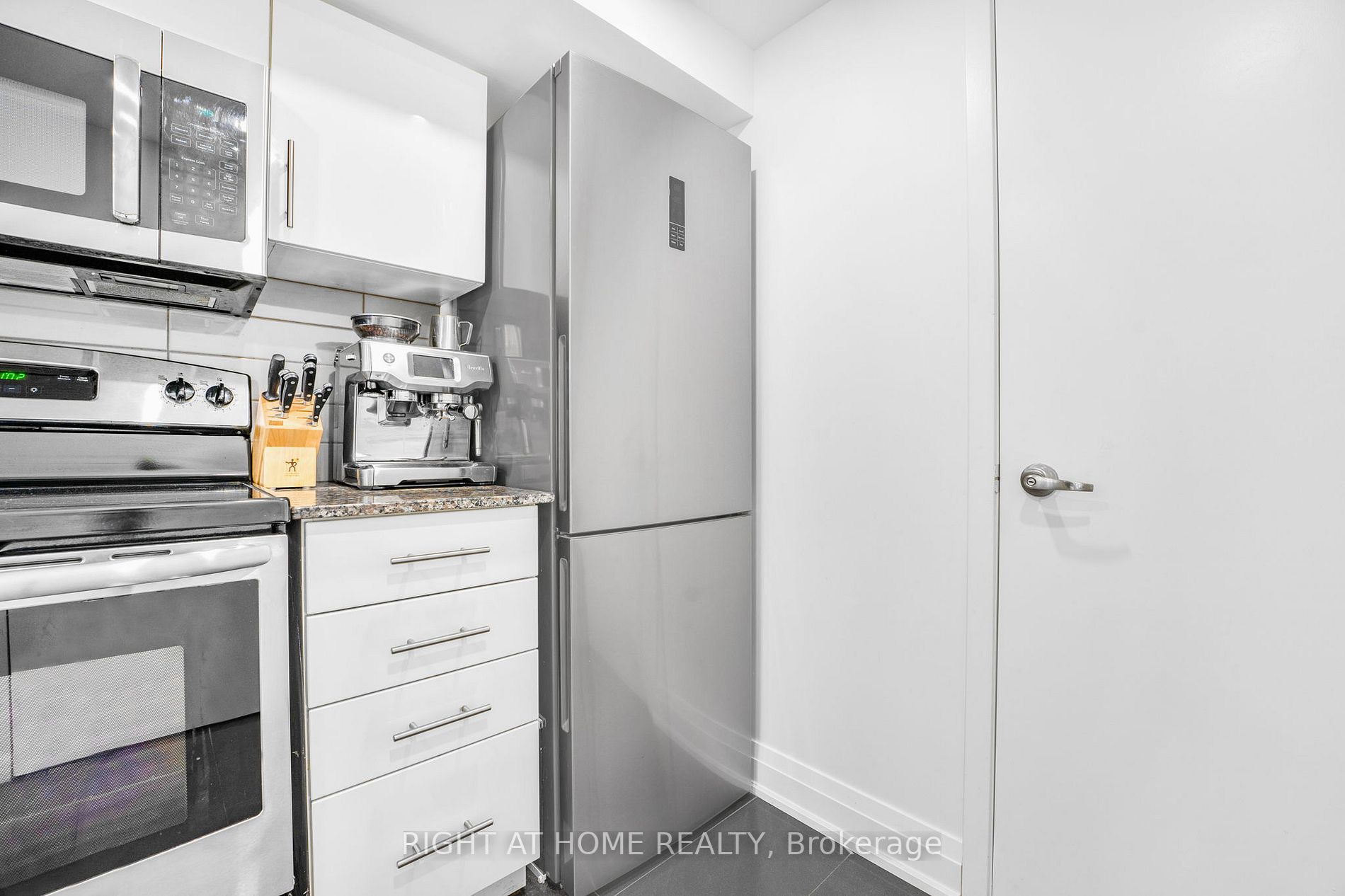 Listing W6682280 - Large Photo # 14