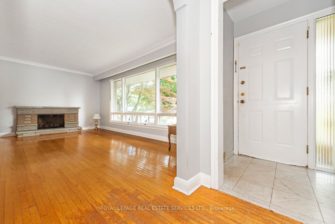 2063 Glenforest Cres