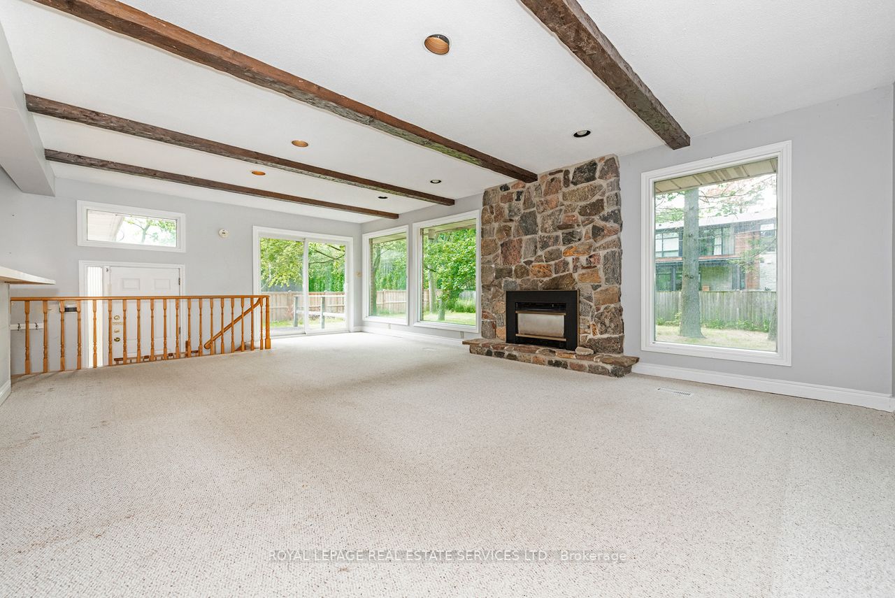 2063 Glenforest Cres