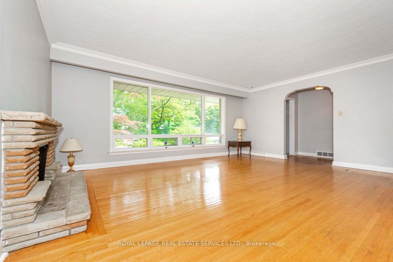 2063 Glenforest Cres