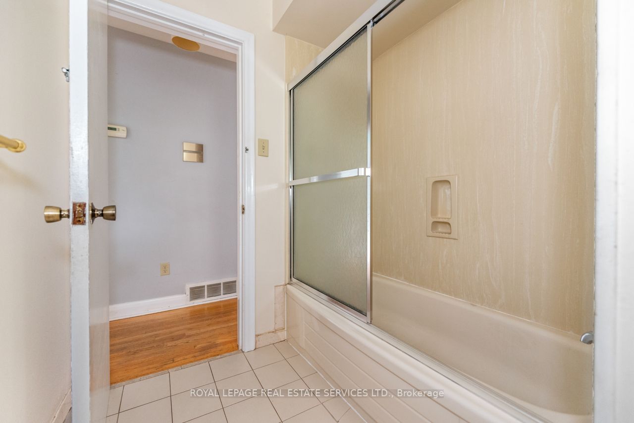 2063 Glenforest Cres
