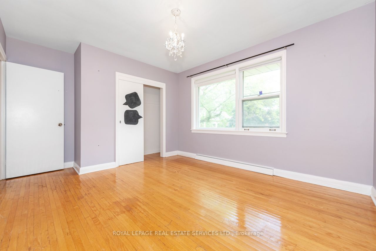 2063 Glenforest Cres