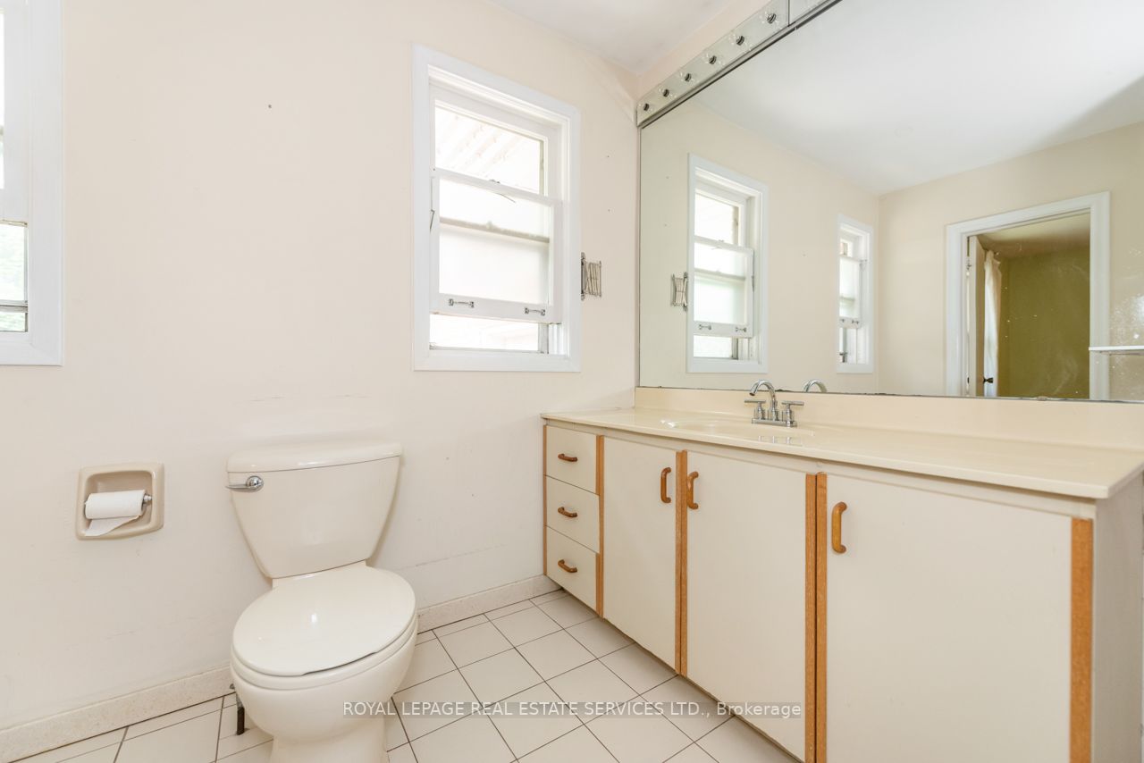 2063 Glenforest Cres