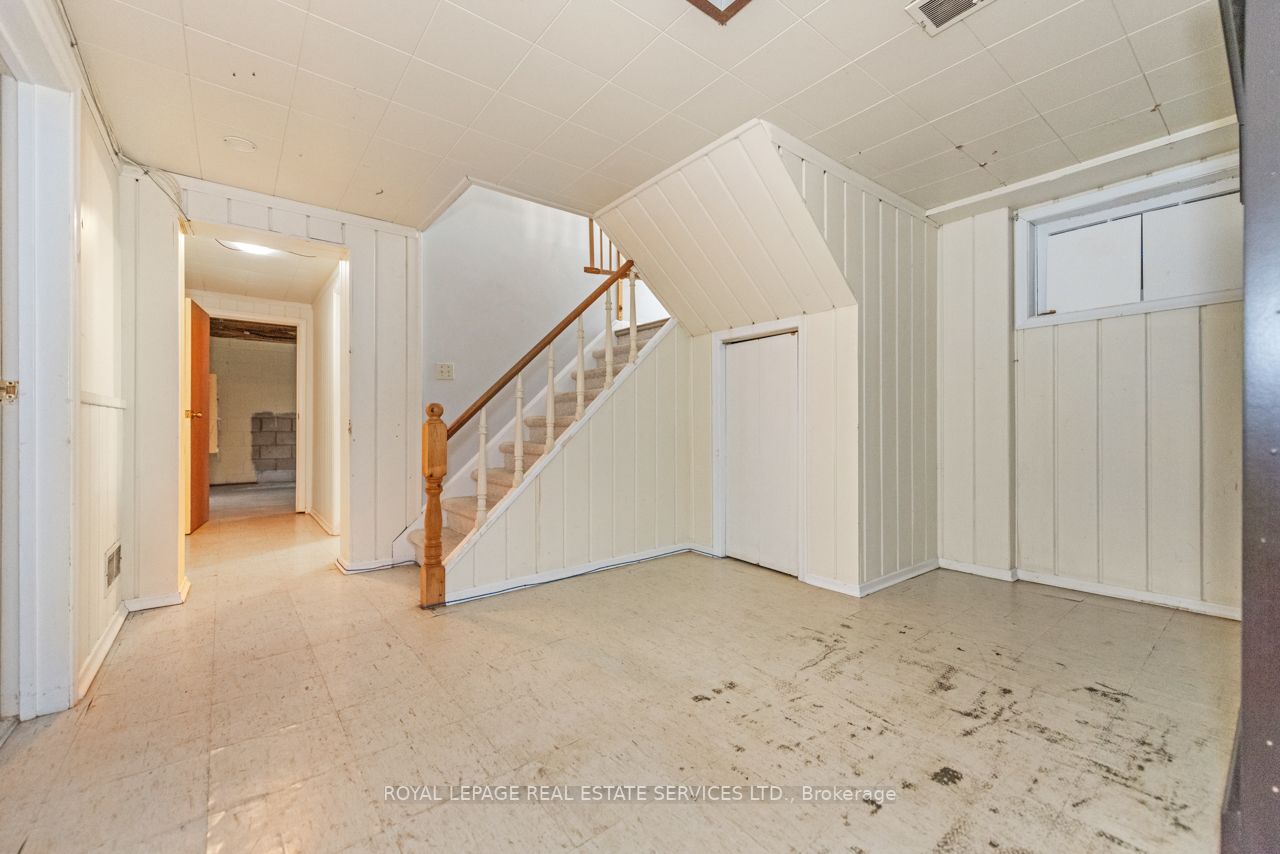 2063 Glenforest Cres