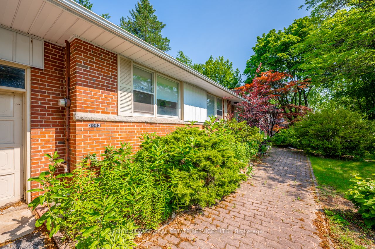 2063 Glenforest Cres