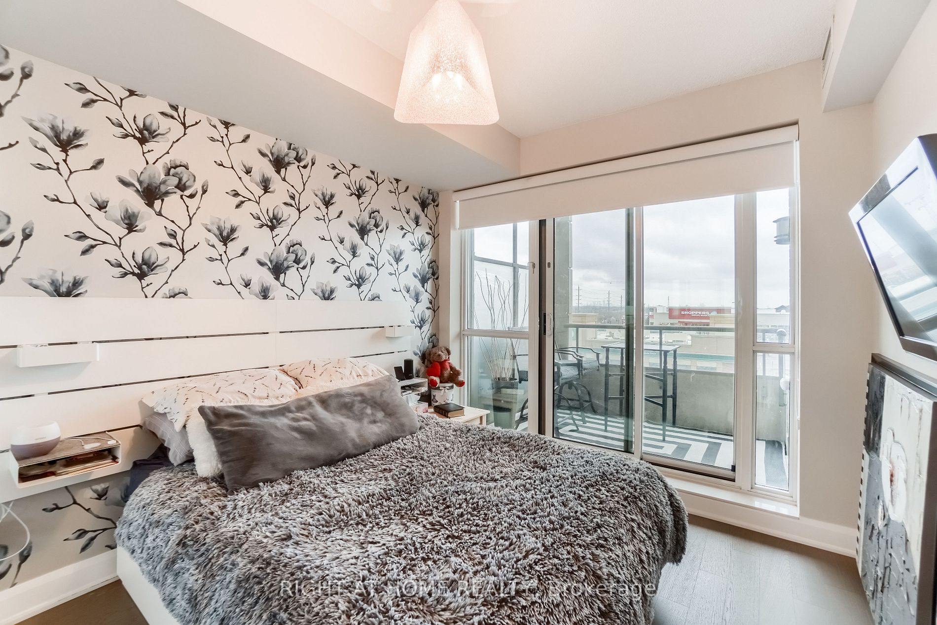 2480 Prince Michael Dr, #322