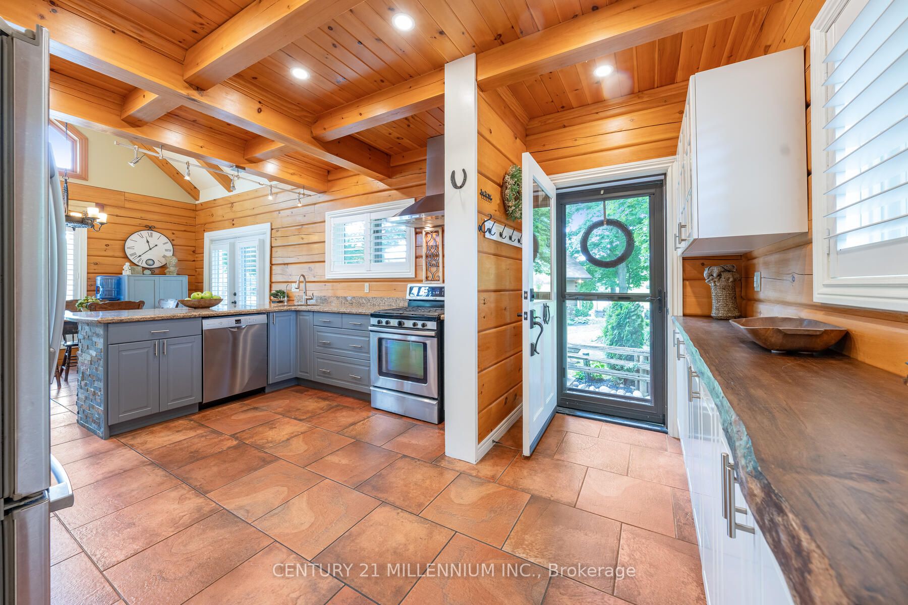 2039 CHARLESTON Side Road, #143
