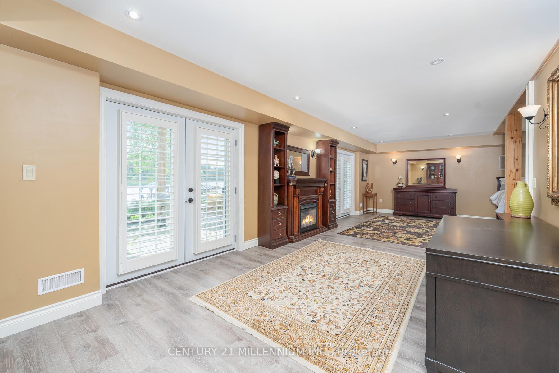2039 CHARLESTON Side Road, #143