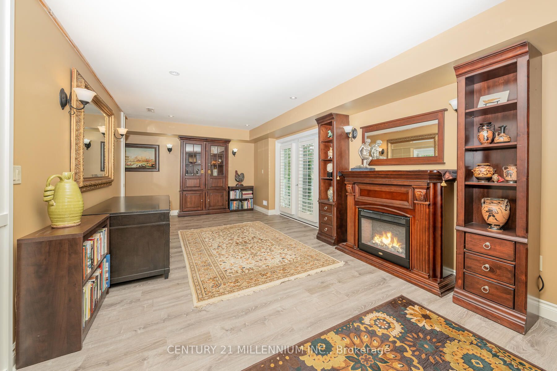2039 CHARLESTON Side Road, #143