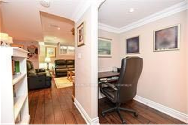 189 Milkweed Way, Oakville