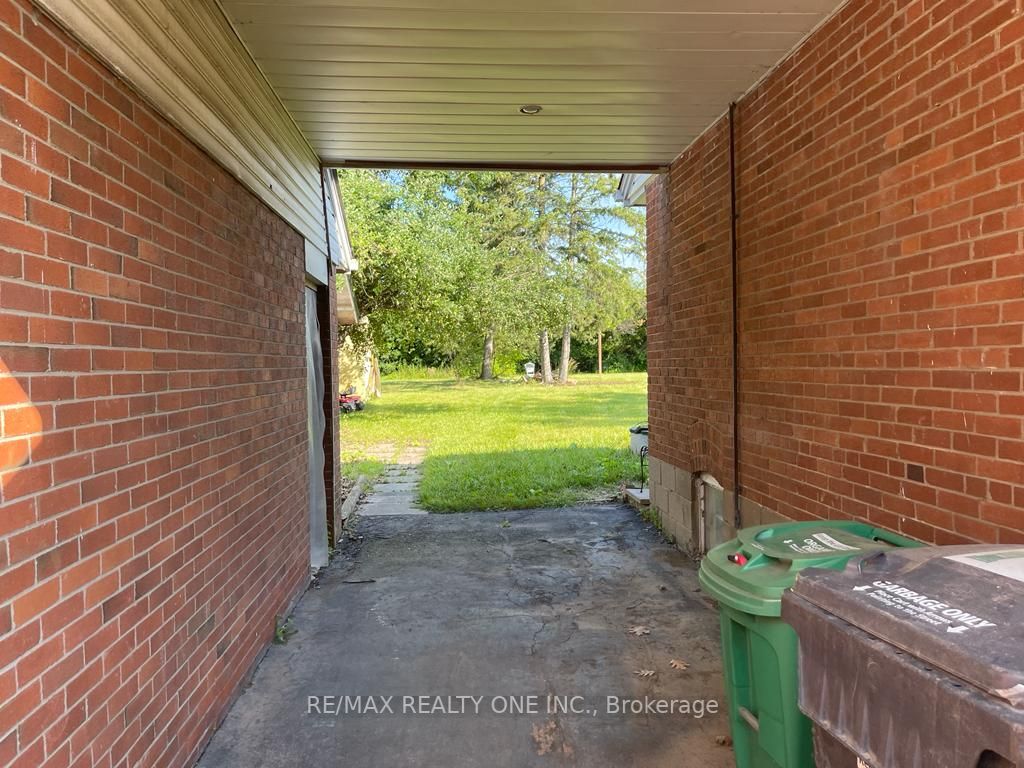 2431 Thorn Lodge Dr