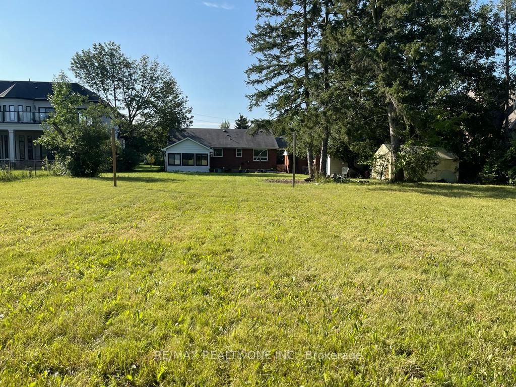 2431 Thorn Lodge Dr