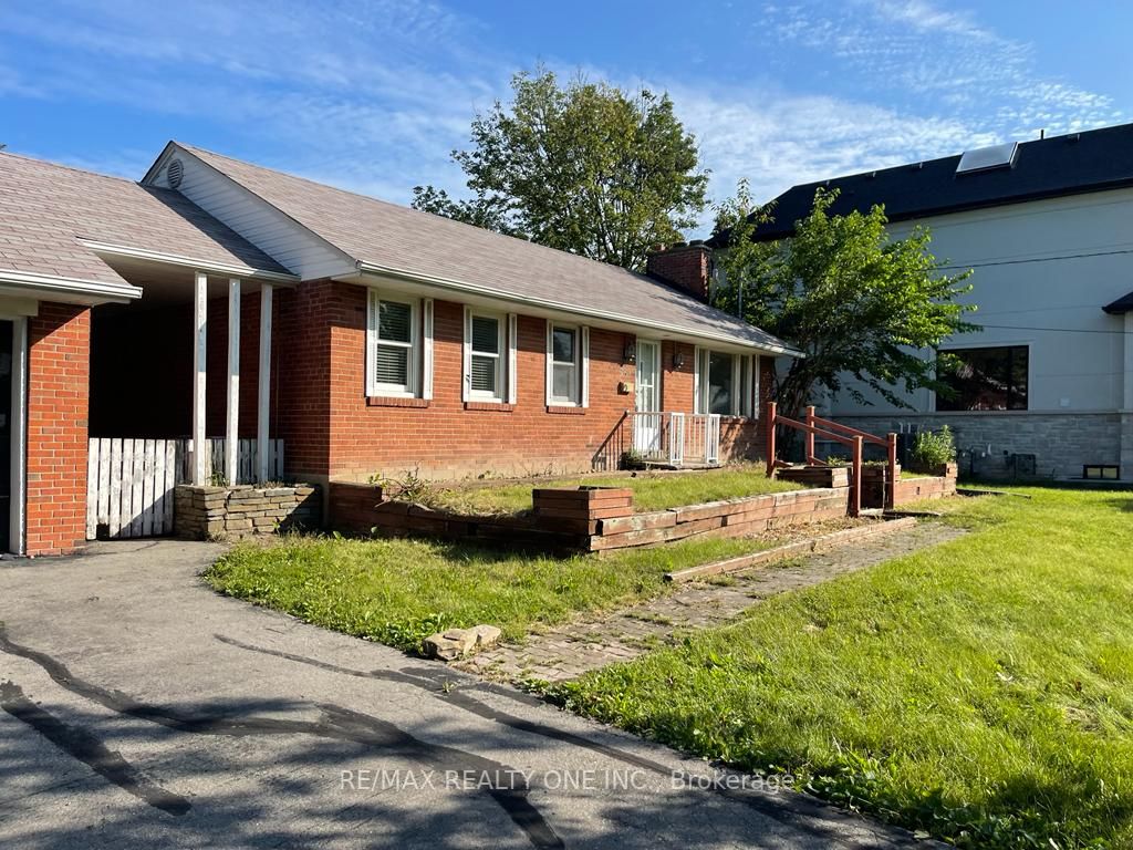 2431 Thorn Lodge Dr