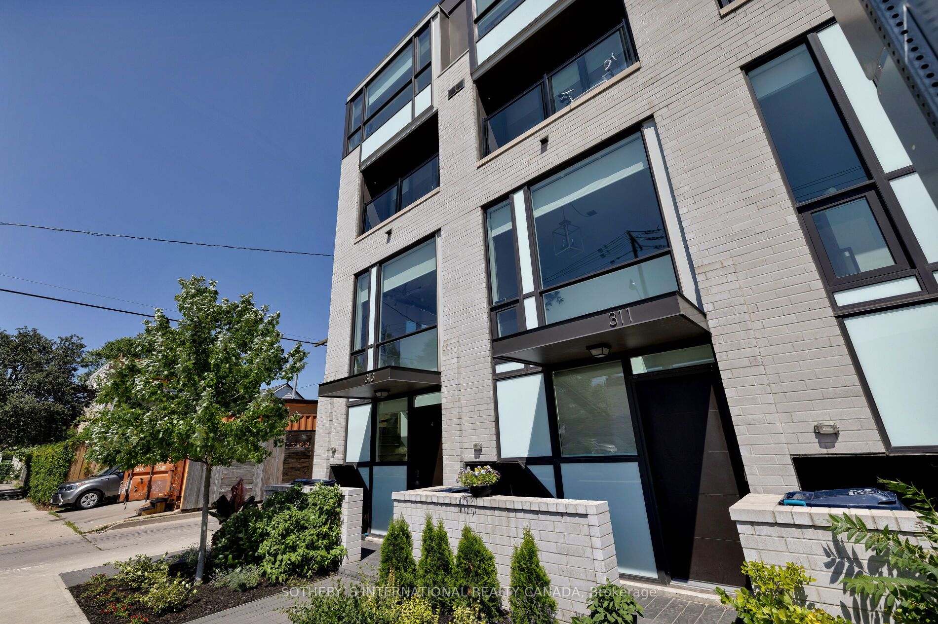 313 Gilmour Ave