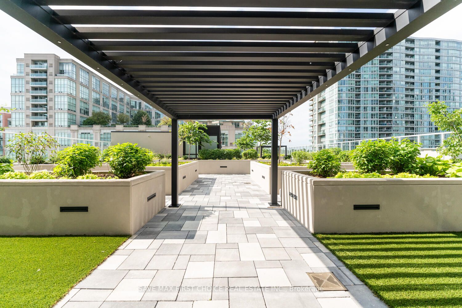 251 Manitoba Street, #316