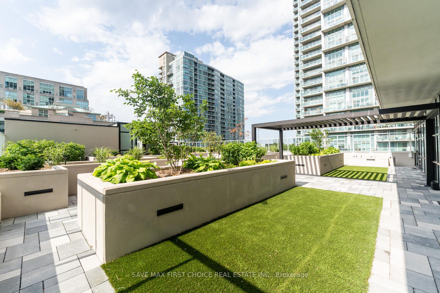 251 Manitoba Street, #316