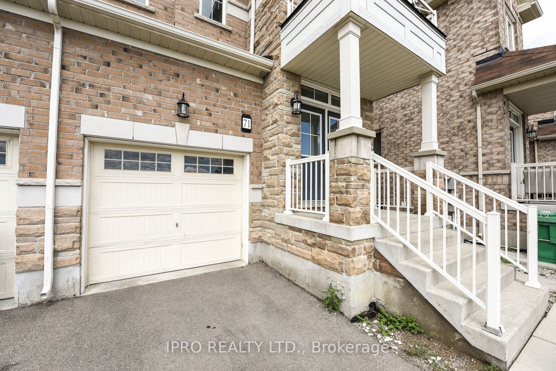 71 Baffin Cres
