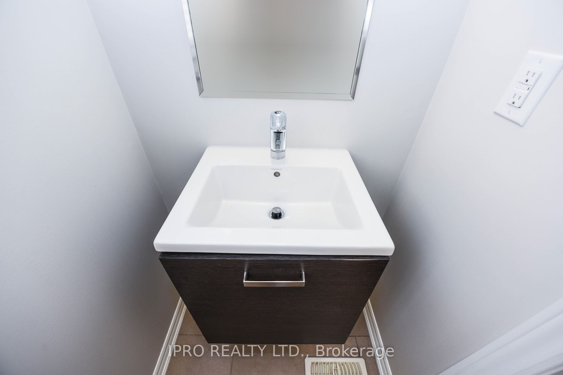71 Baffin Cres