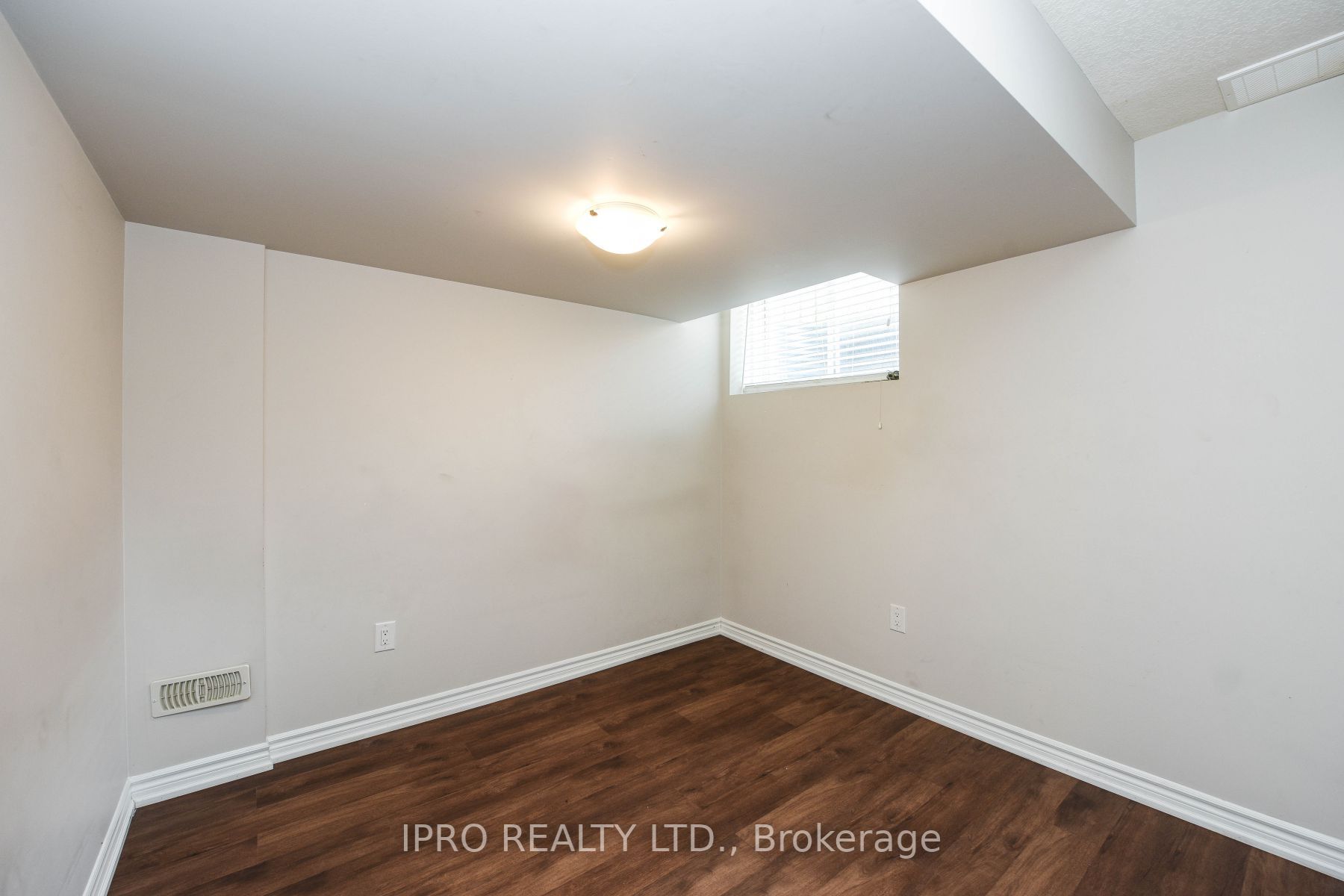 71 Baffin Cres