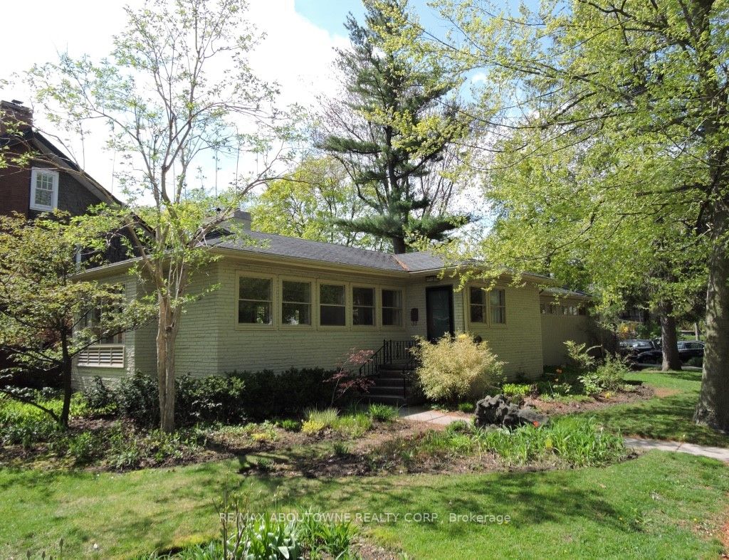 402 Macdonald Rd