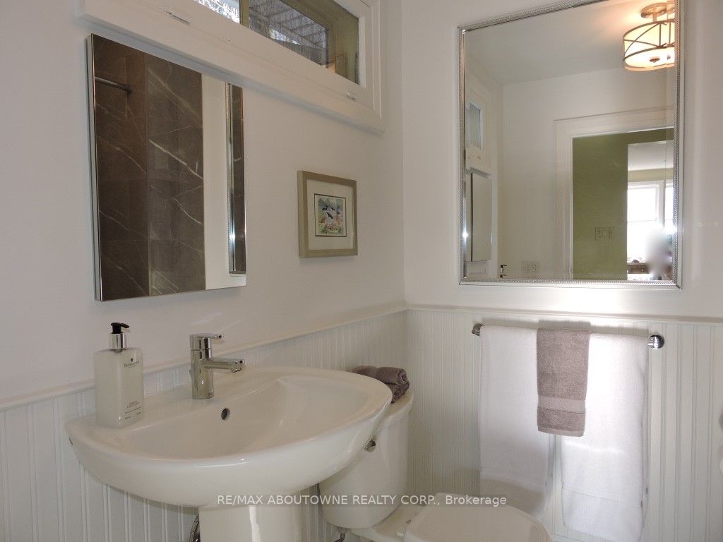 402 Macdonald Rd