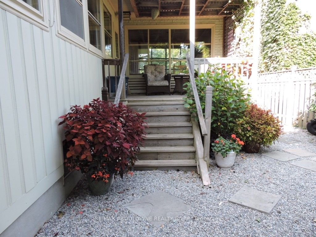 402 Macdonald Rd