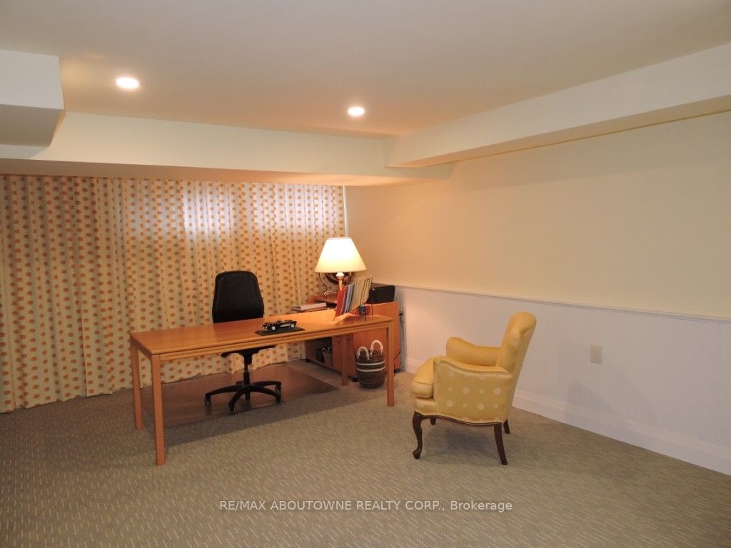 402 Macdonald Rd
