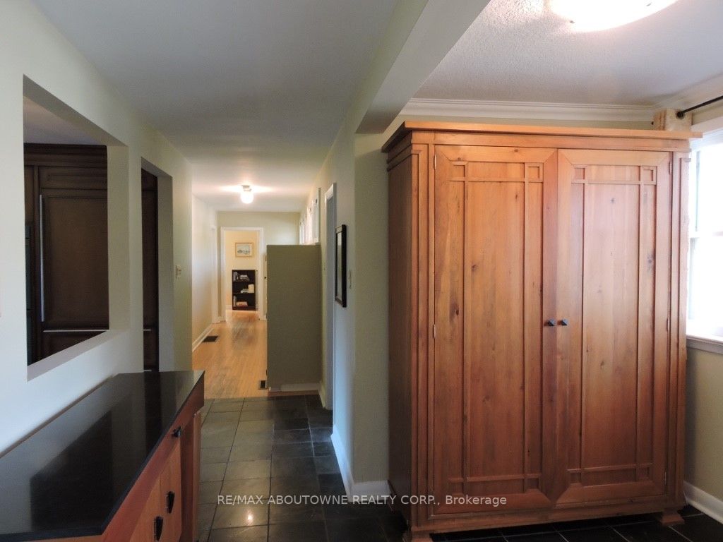 402 Macdonald Rd