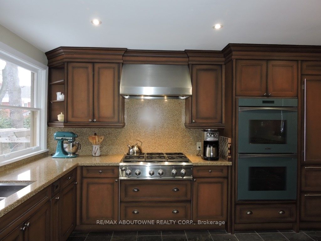 402 Macdonald Rd
