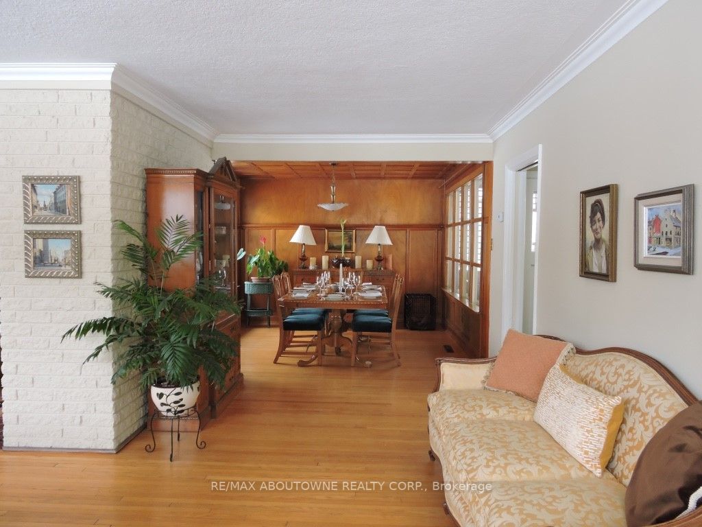 402 Macdonald Rd