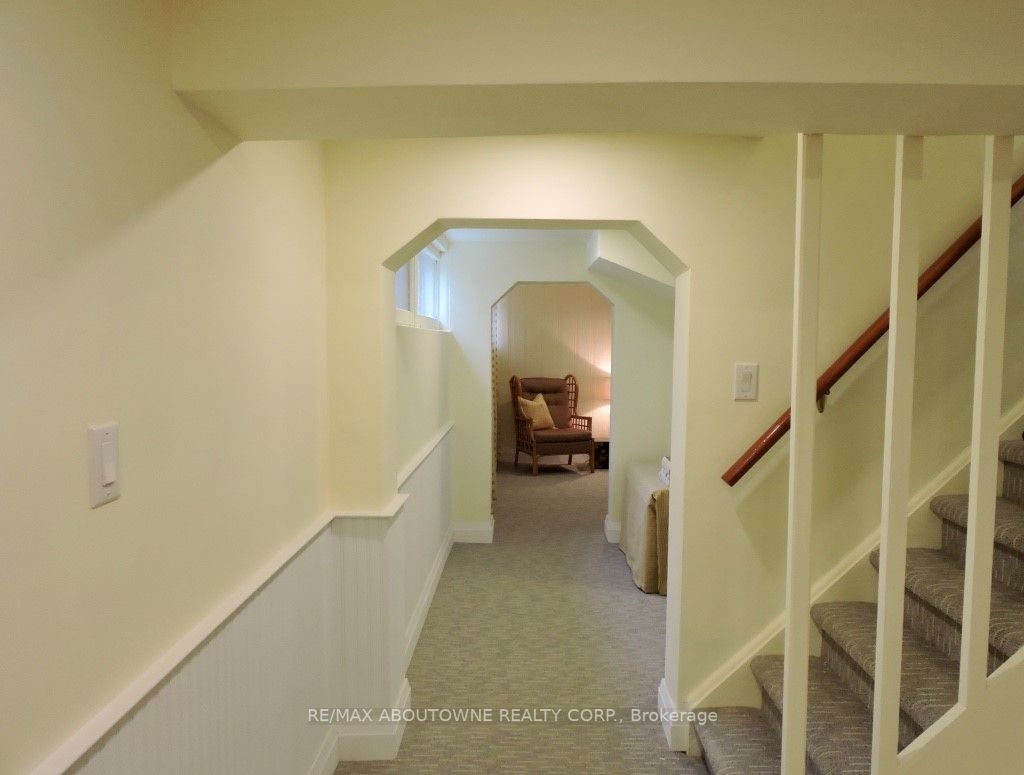 402 Macdonald Rd