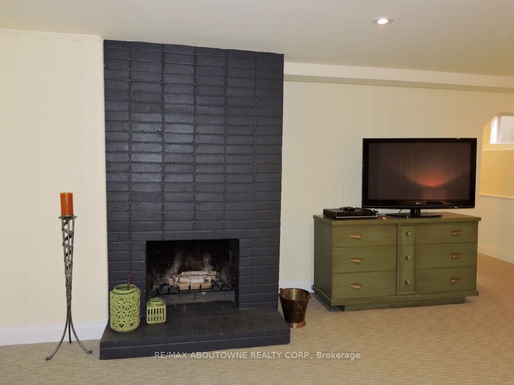 402 Macdonald Rd