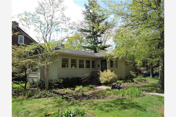 402 Macdonald Rd, Oakville