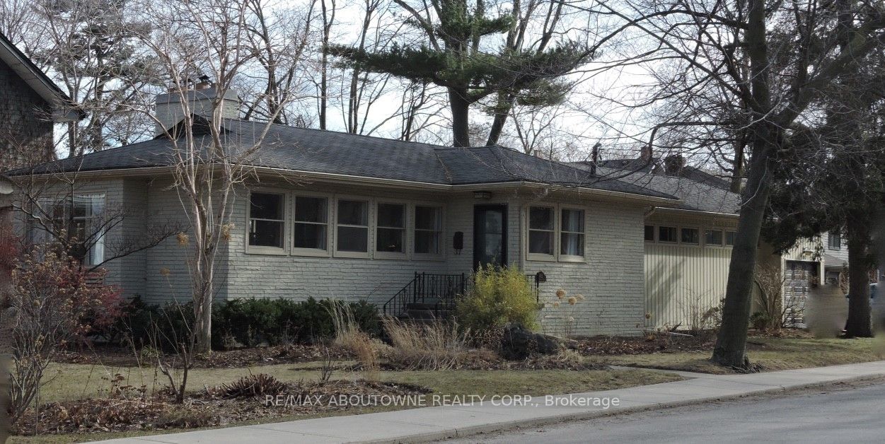 402 Macdonald Rd