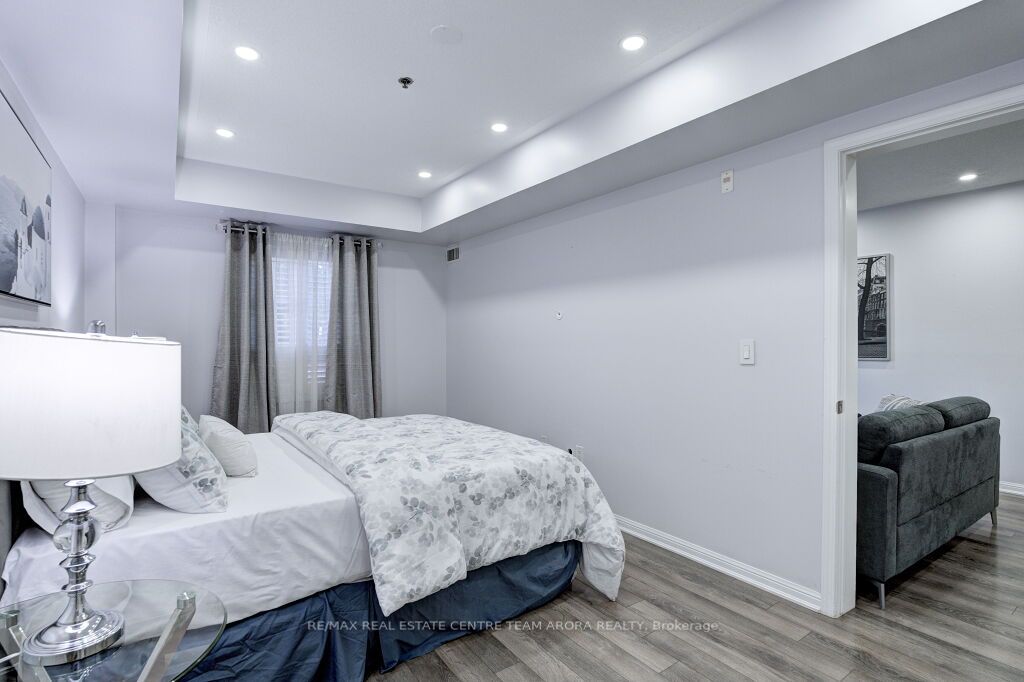 70 Baycliffe Cres, #106
