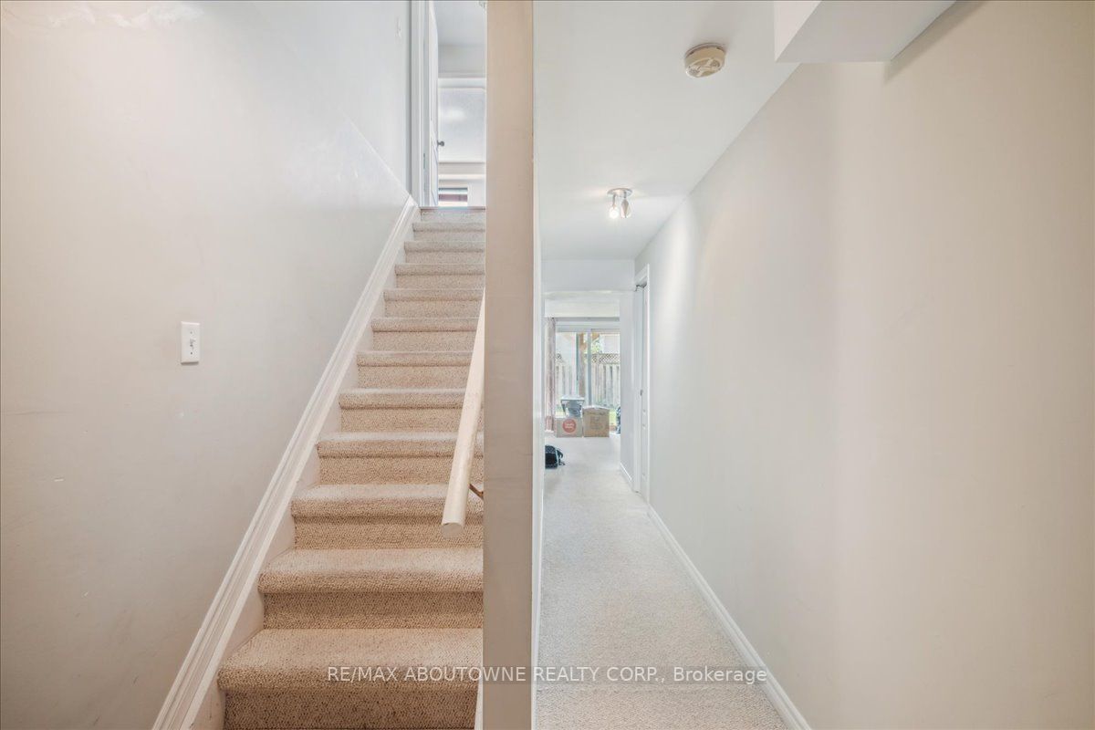 2534 Carberry Way