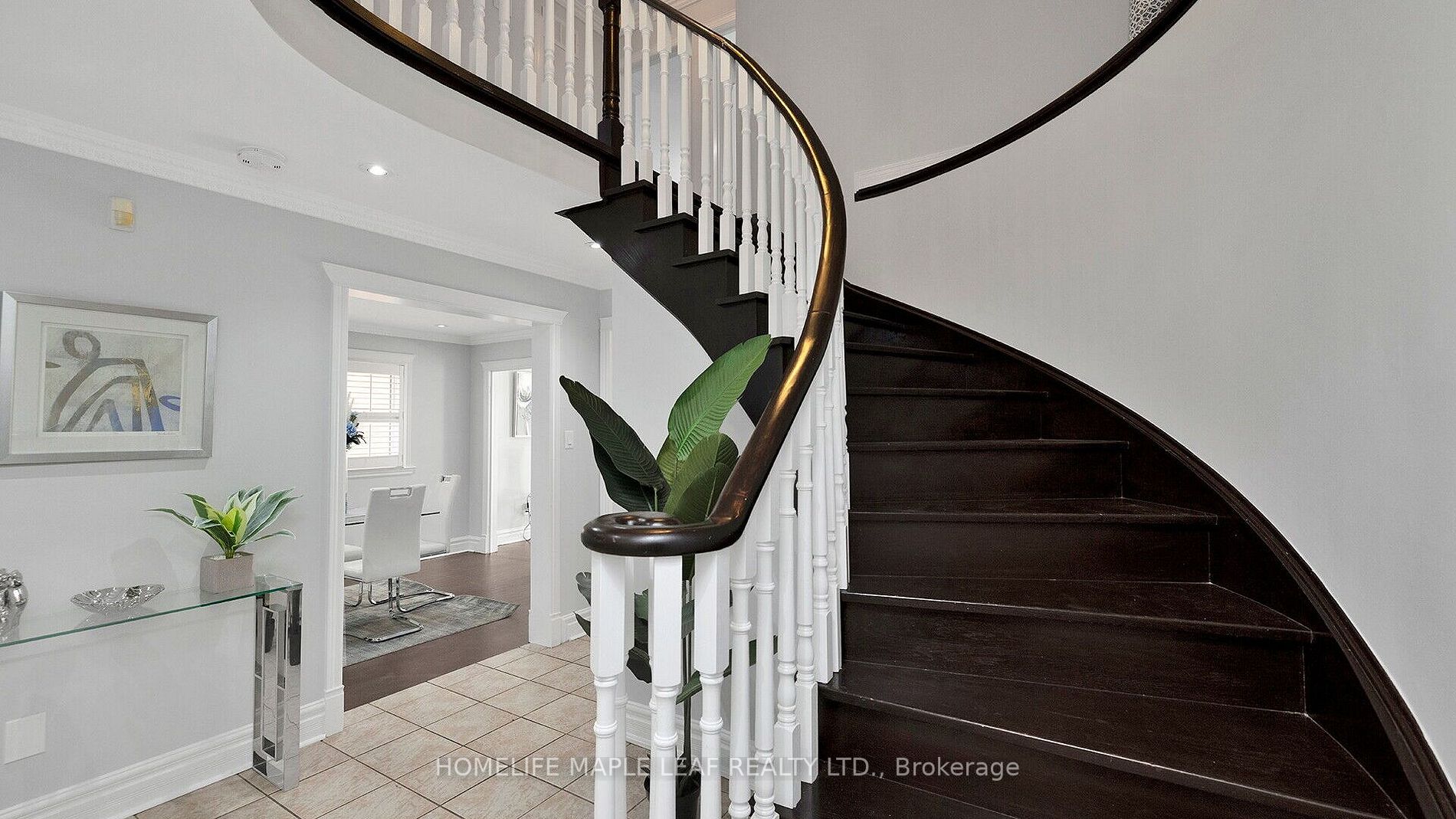 6 Oatfield Road