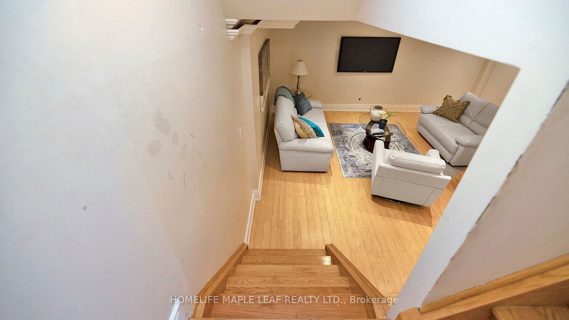 6 Oatfield Road