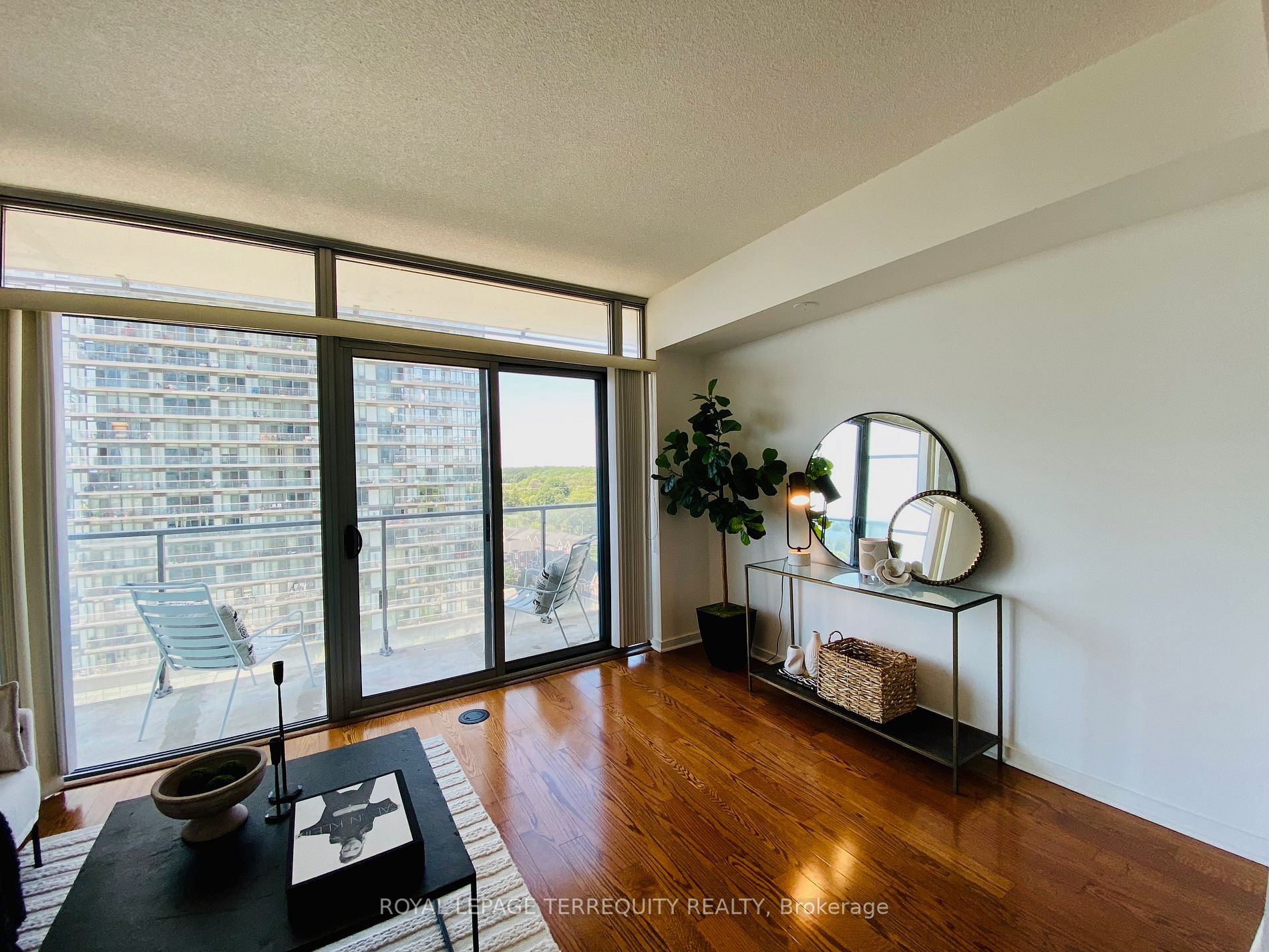 103 The Queensway Ave, #1011