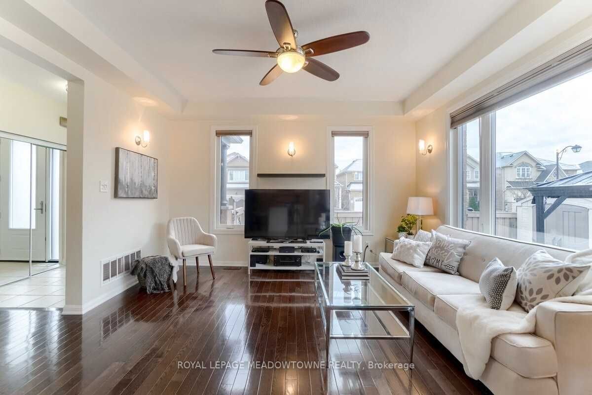 463 Dymott Ave