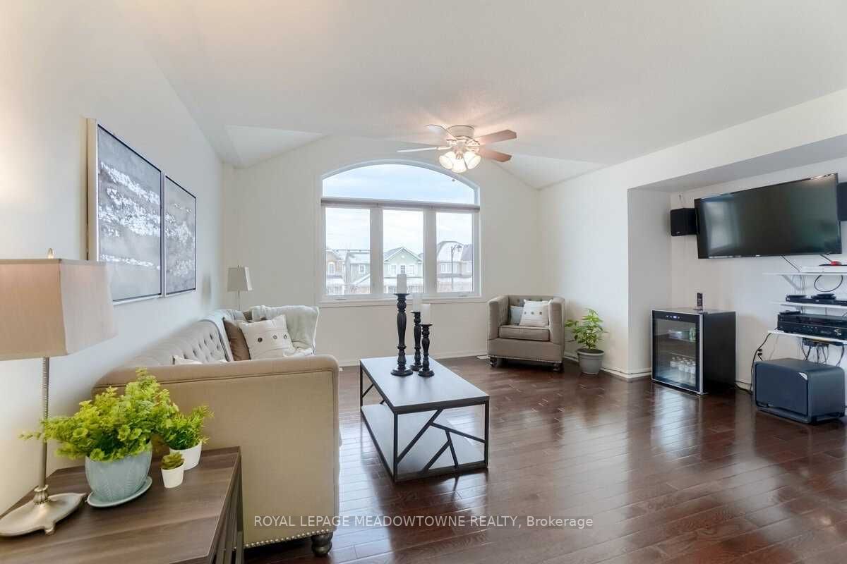 463 Dymott Ave