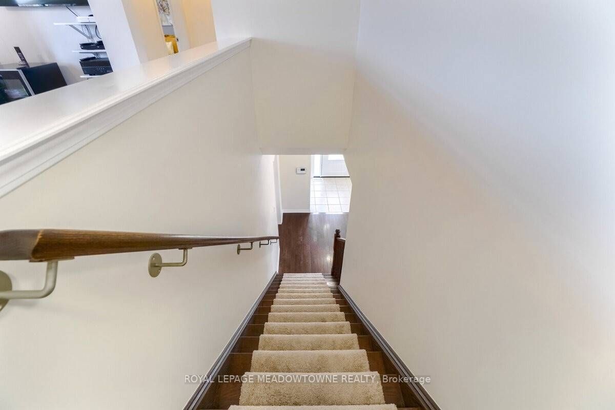 463 Dymott Ave