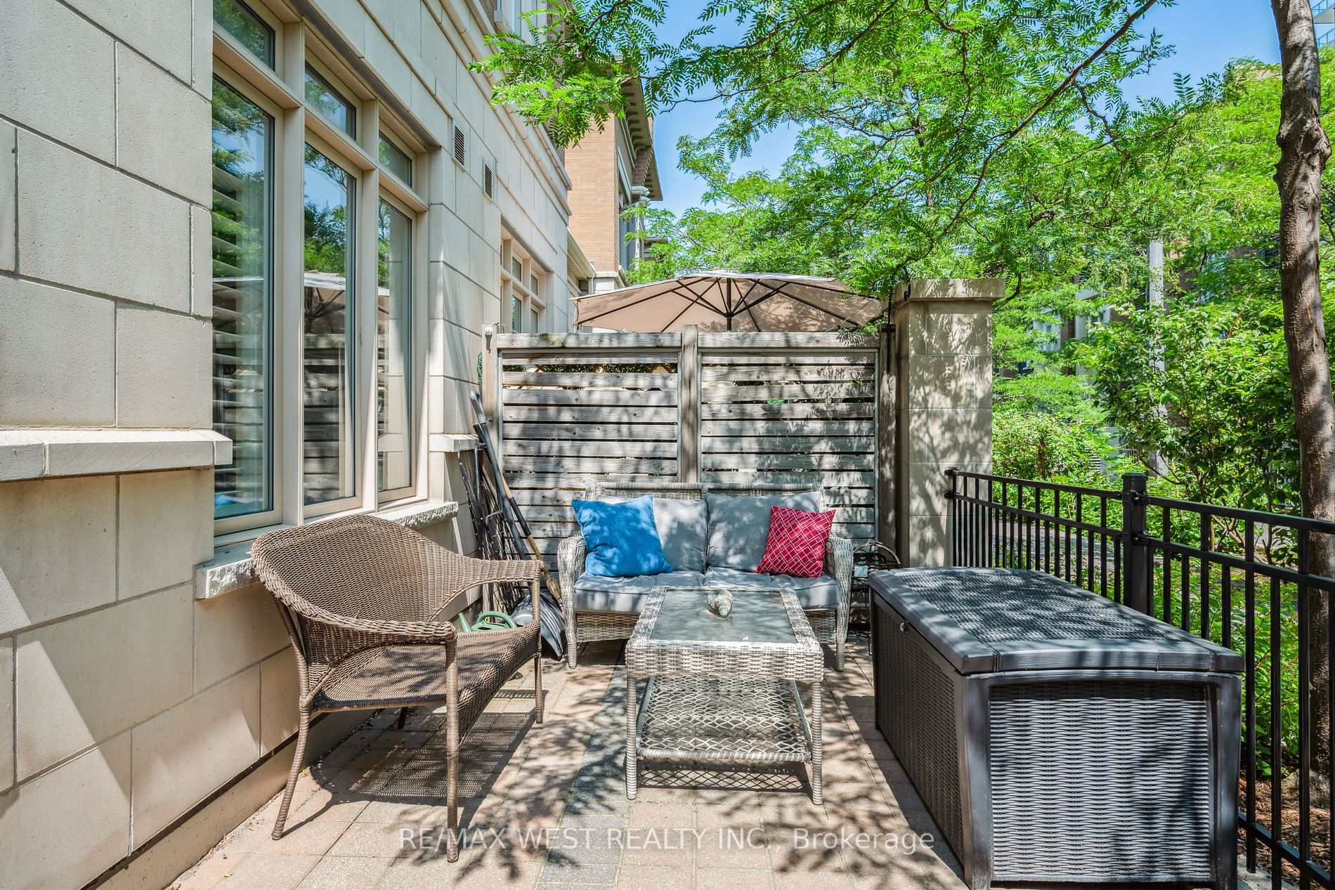 383 Prince Of Wales Dr, #Th#123