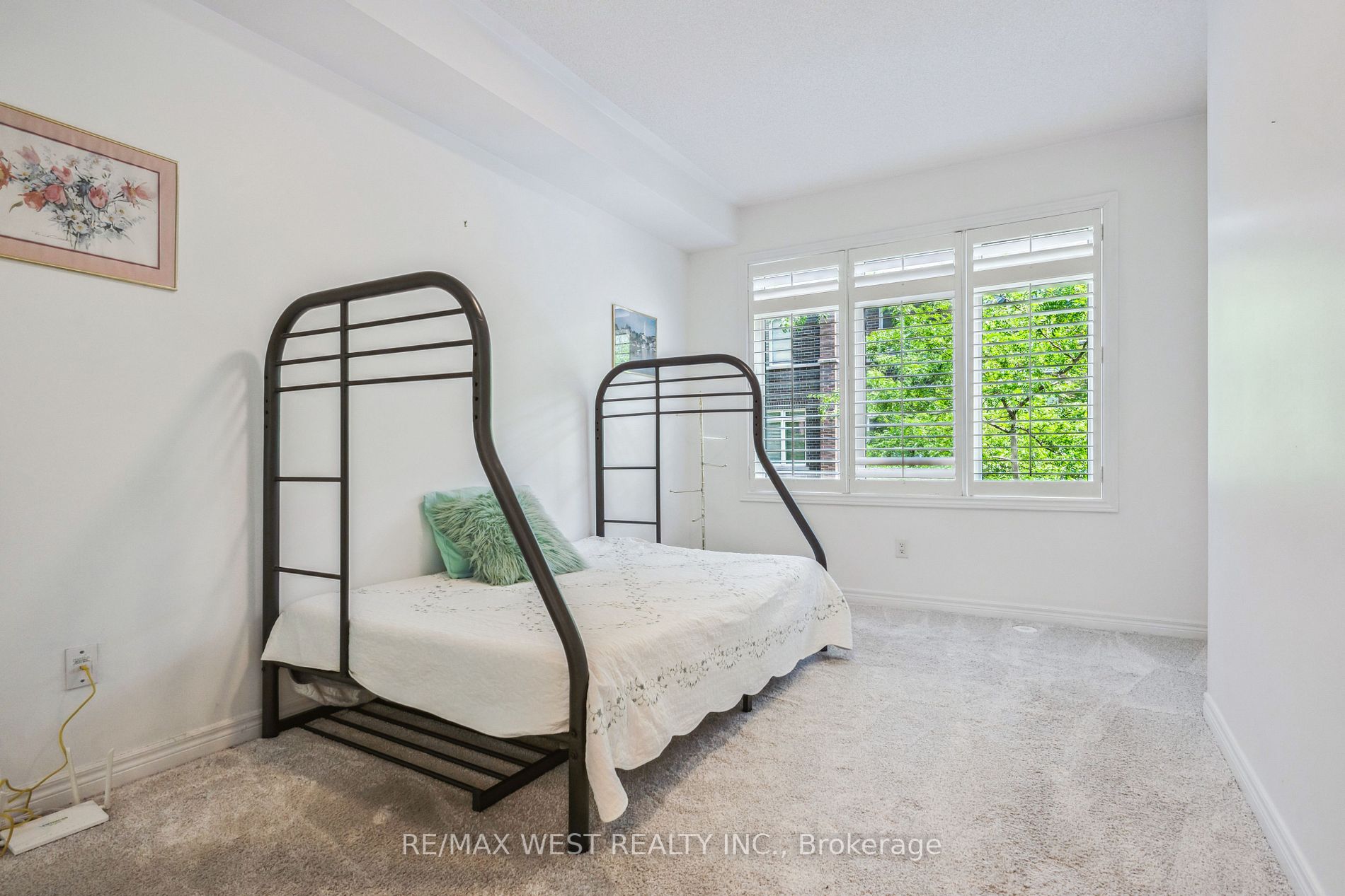 383 Prince Of Wales Dr, #Th#123
