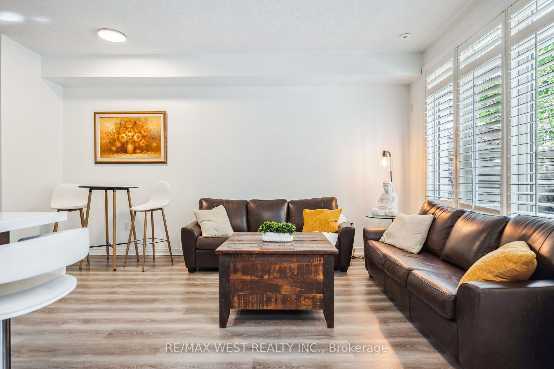 383 Prince Of Wales Dr, #Th#123