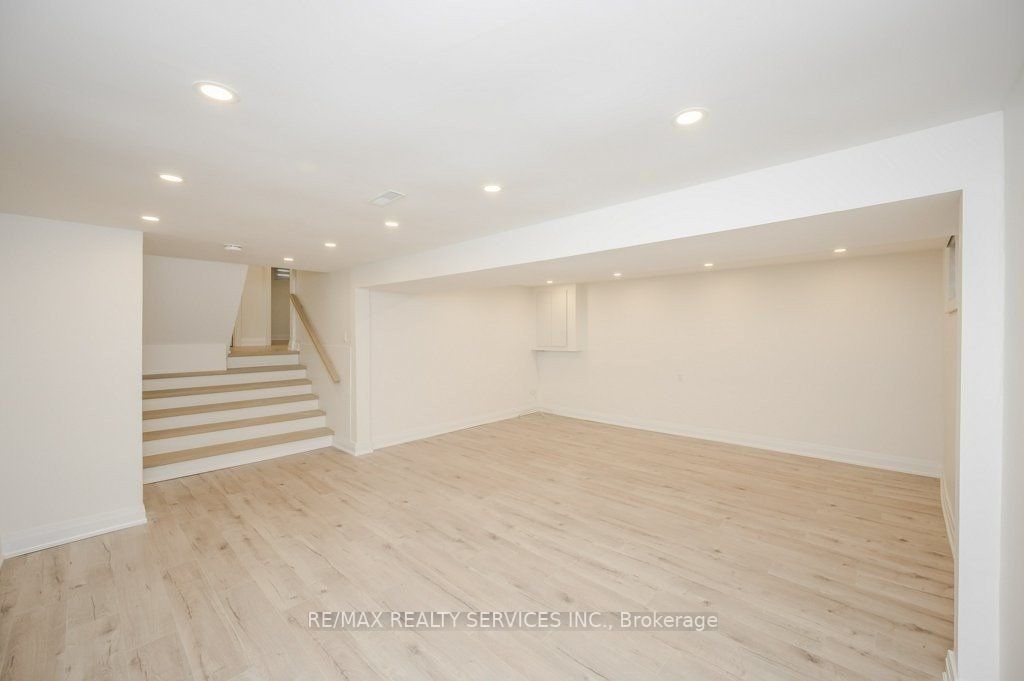 1317 Falgarwood Dr