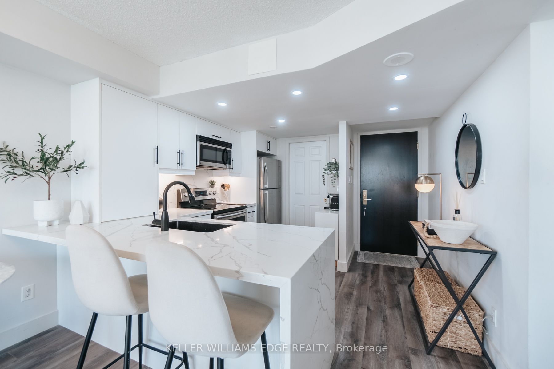 55 Kingsbridge Garden Circ, #1013