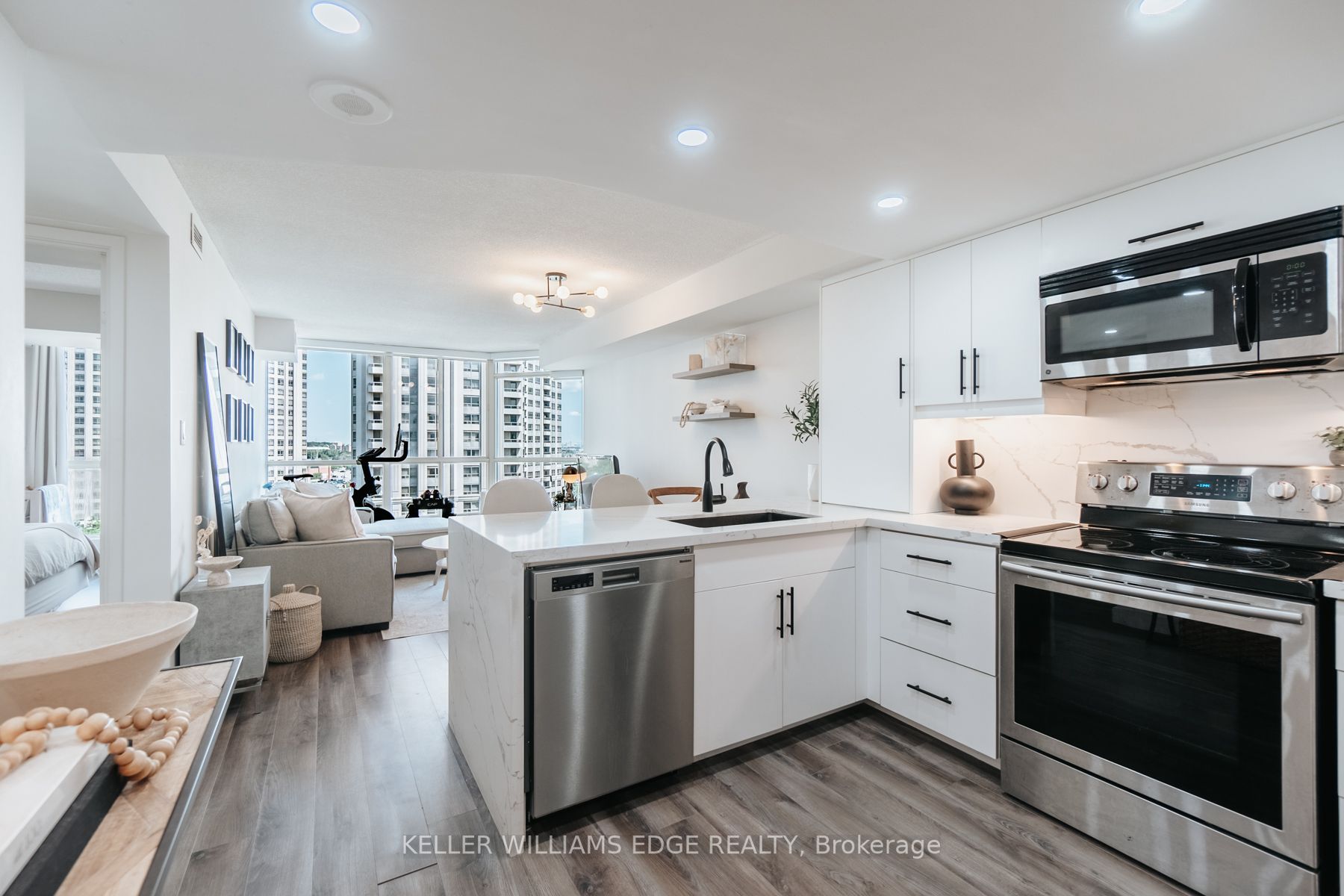 55 Kingsbridge Garden Circ, #1013