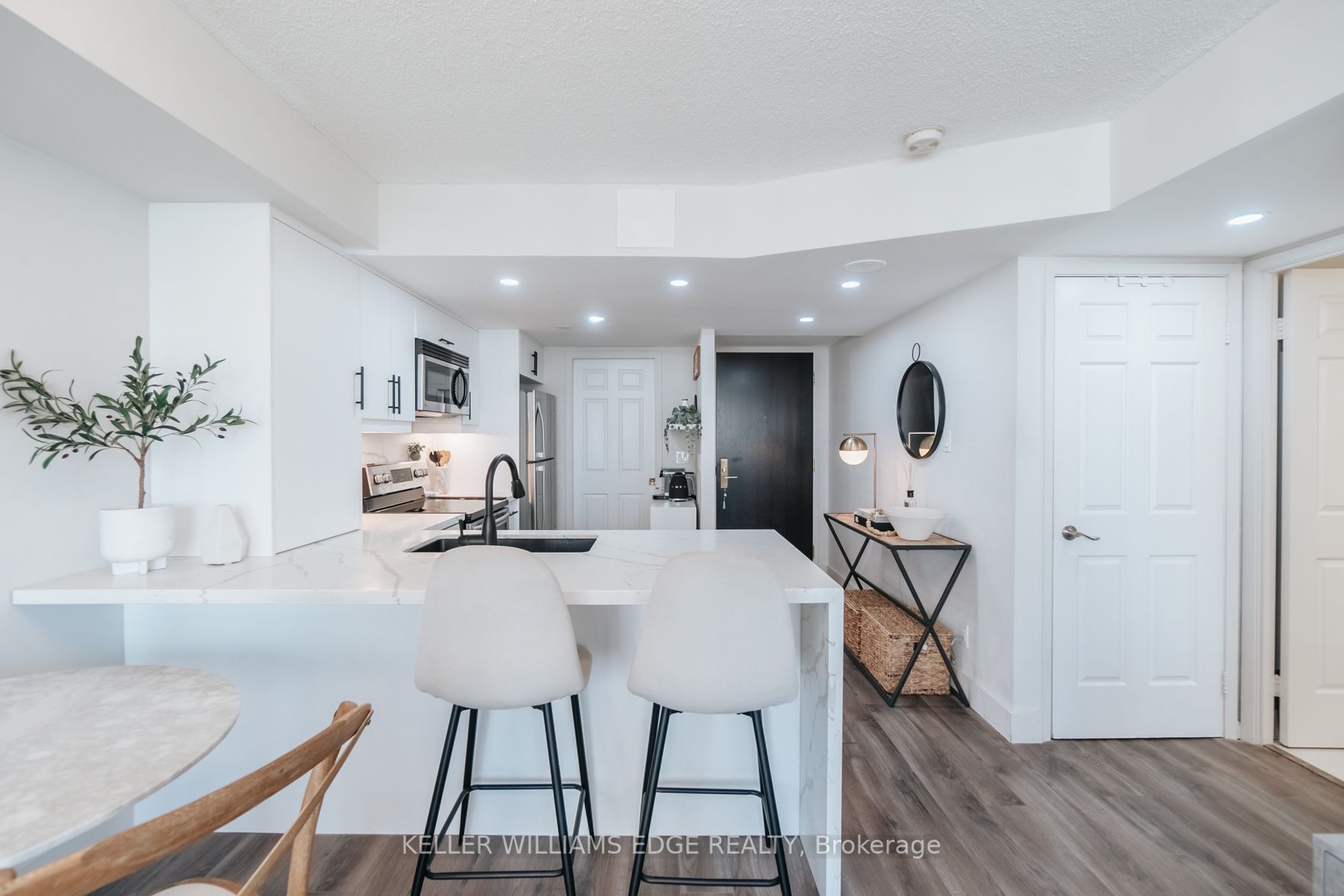 55 Kingsbridge Garden Circ, #1013